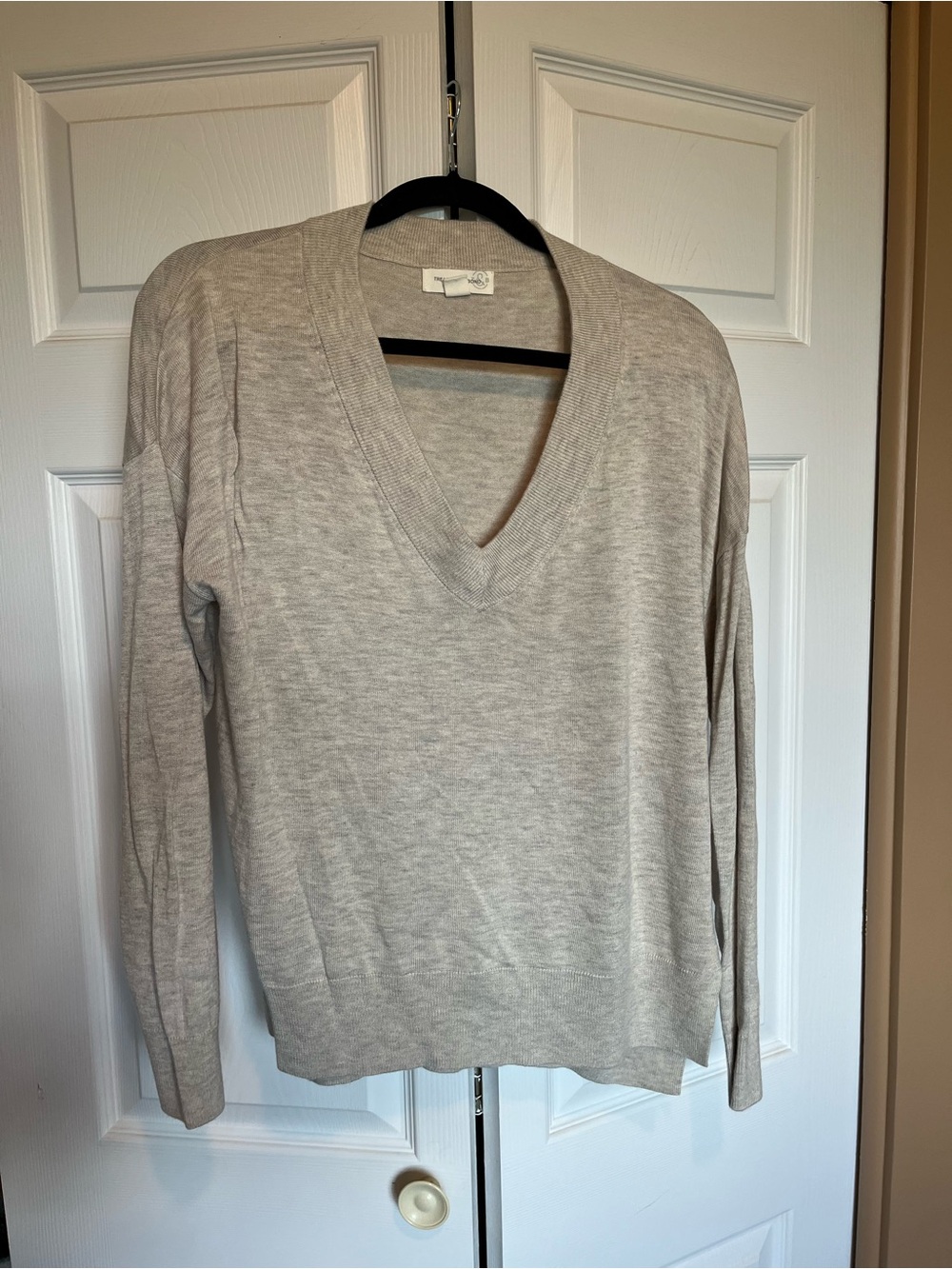 Treasure & Bond Light Heather Gray V-Neck Sweater